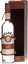 Beluga Allure Vodka - Super Premium Vodka - Beluga Allure Vodka mit 0,7l und 40% Vol.   Dieser Vodka Allure wurde im Markt eingef�hrt aufgrund der wiederholten Siege des Beluga Polo Teams. Diese lieferten die Inspiration f�r diese neue Collection Serie. Beluga Allure Vodka soll aristokratische Traditionen un...