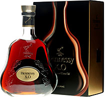 Hennessy+X.O.+700+ml.+Doppeltes+Gold+2008 - Hennessy X.O. Cognac with 700 ml. and 40 % volume.   "Hennessy X.O, the first �eXtra Old� cognac, is powerful, masculine and generous - a genuine pleasure. It releases woody, spicy aromas. Now an...