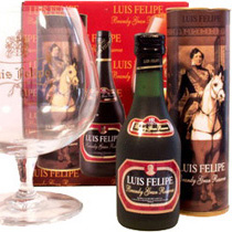 Luis Felipe Gran Reserva Brandy Miniature Bottle 0,05l incl. Glass - Luis Felipe Gran Reserva Brandy with 0,05 liter and 40% volume in the Miniature Bottle incl. Glass   Luis Felipe is a high-end Product form Spain.  A Gran Reserve Brandy from Andalusia    Here some Ta...