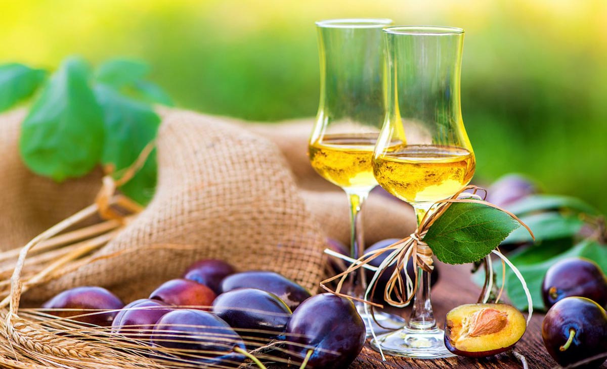 Pflaumen Schnaps Pflaumenlikor Oder Zwetschgen Schnaps Kaufen